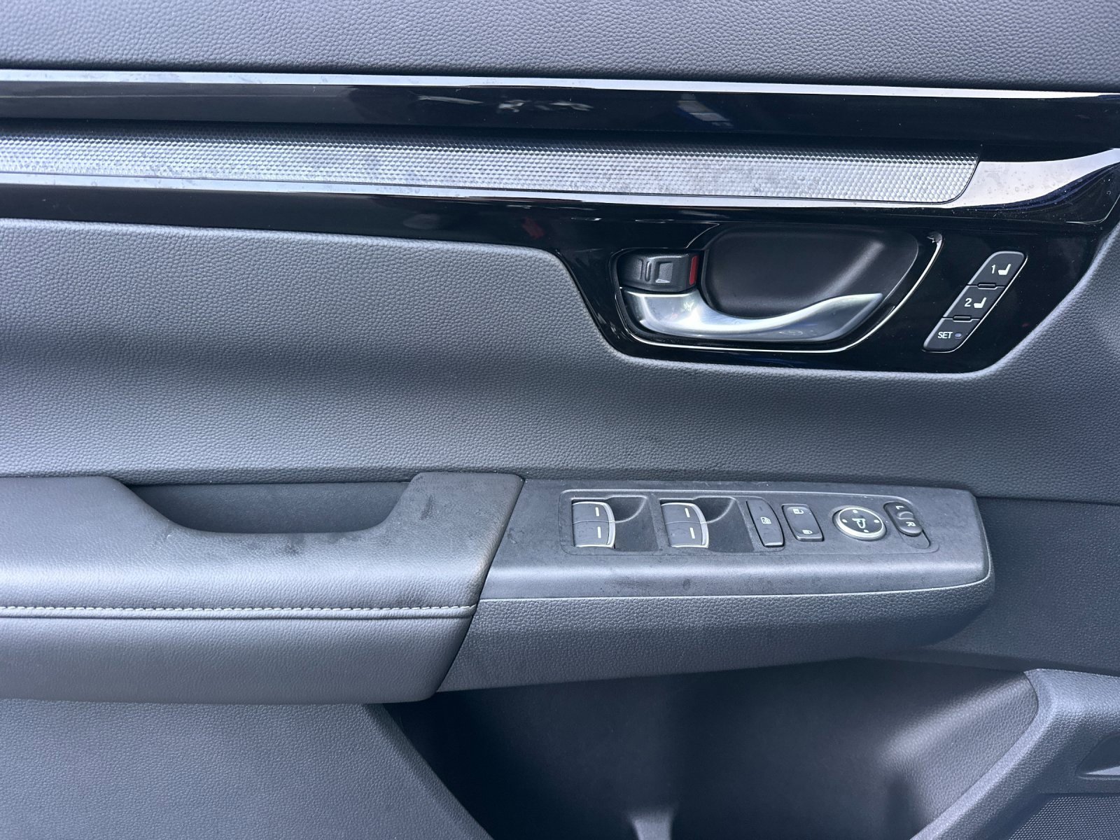 Used 2025 Honda CR-V EX-L image 11