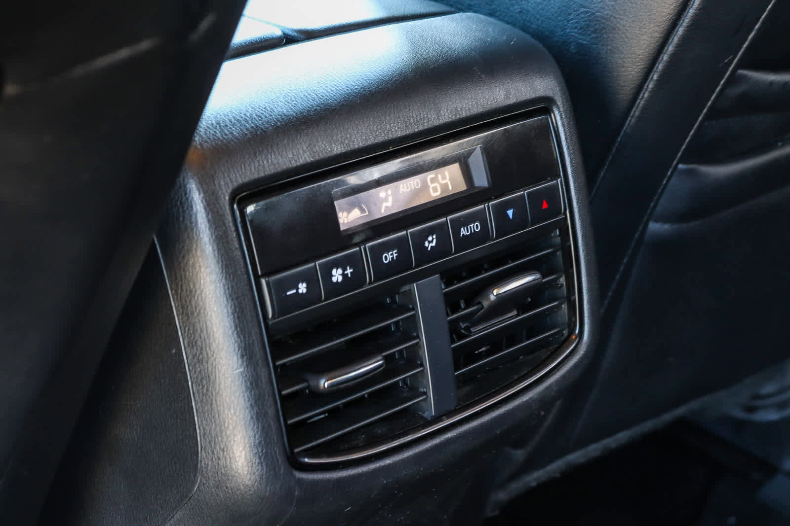 Used 2018 MAZDA CX-9 Touring image 23