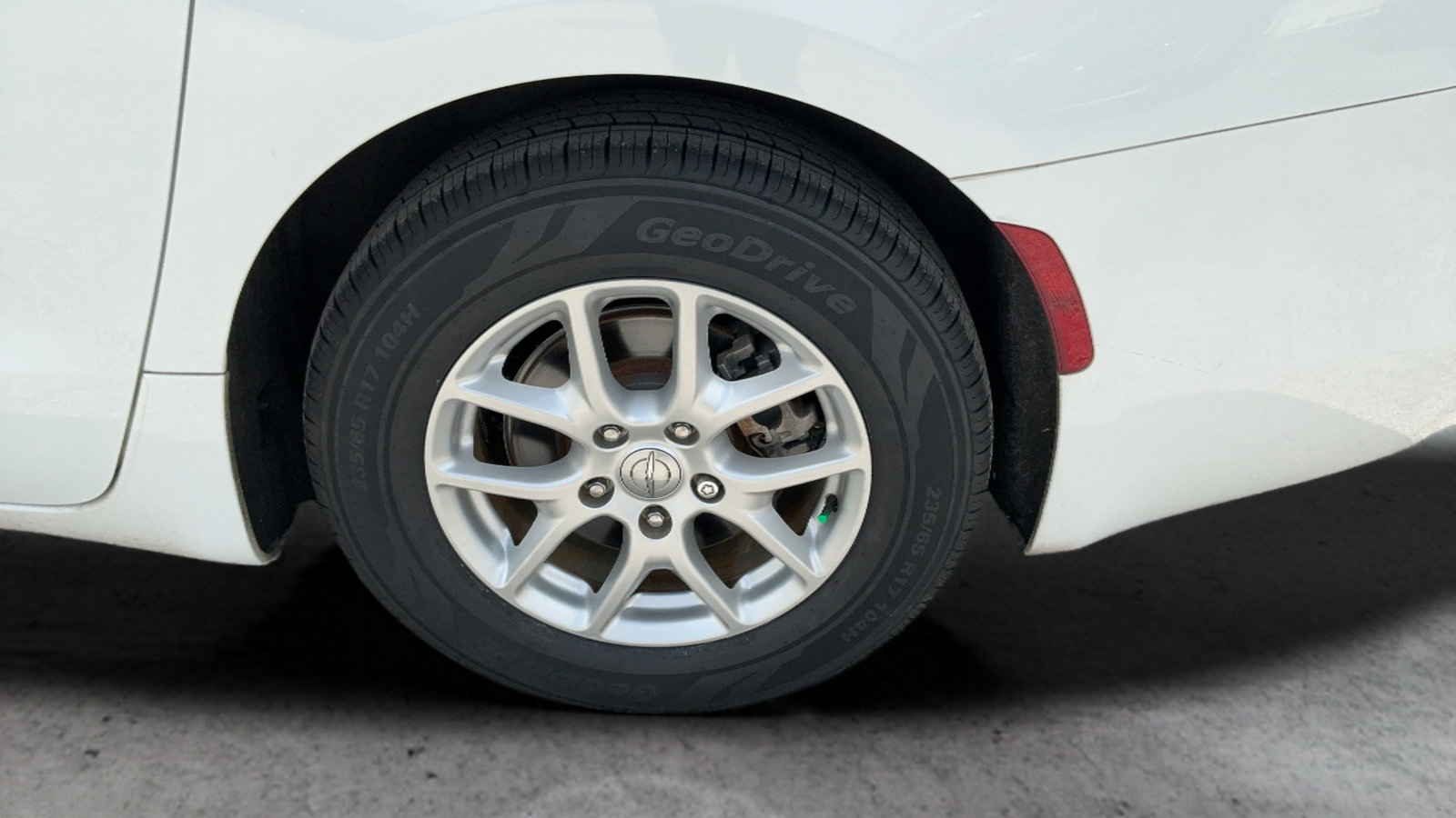 Used 2019 Chrysler Pacifica LX FWD image 17