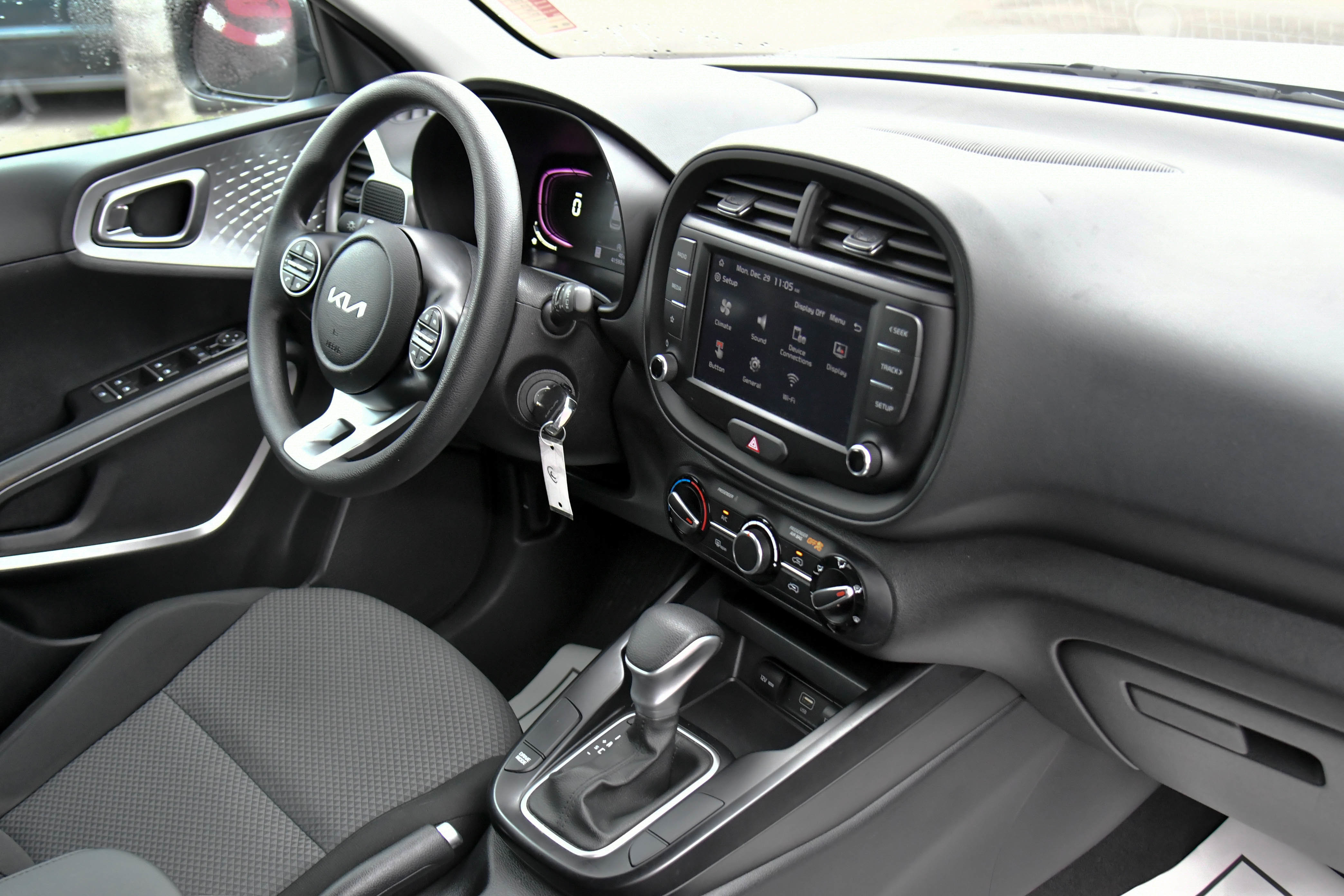 Used 2024 Kia Soul LX w/ Option Group 015 image 35