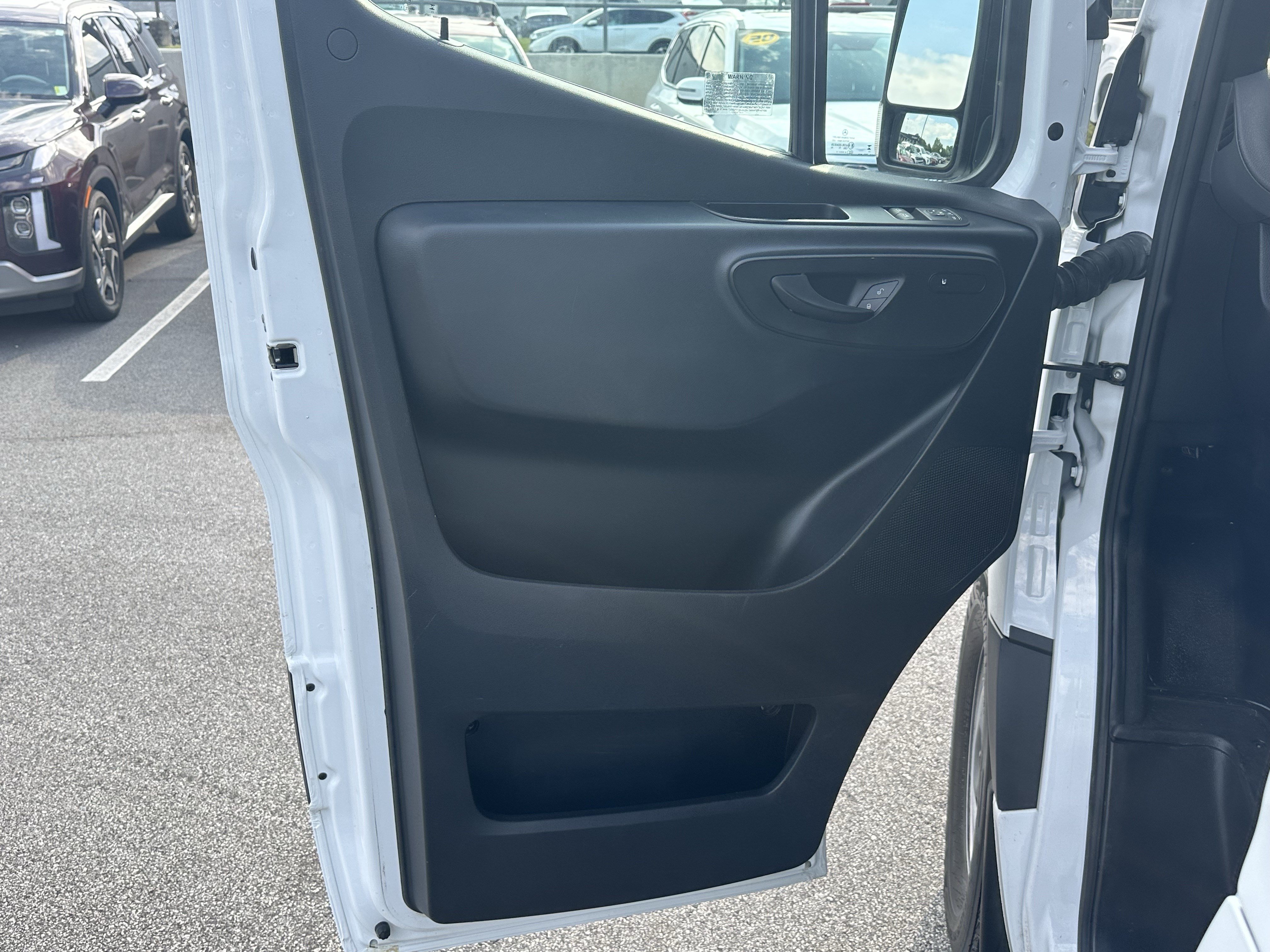 Used 2024 Mercedes-Benz Sprinter 2500 image 10