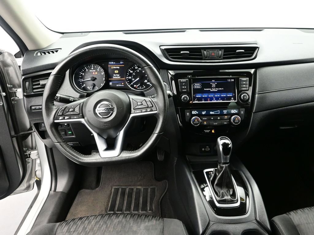 Used 2019 Nissan Rogue SV image 16