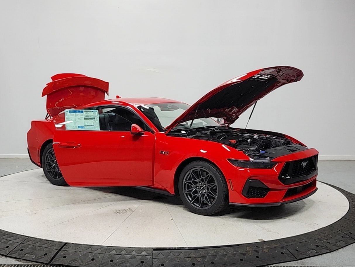 New 2026 Ford Mustang GT Premium w/ GT Performance Package RWD image 9