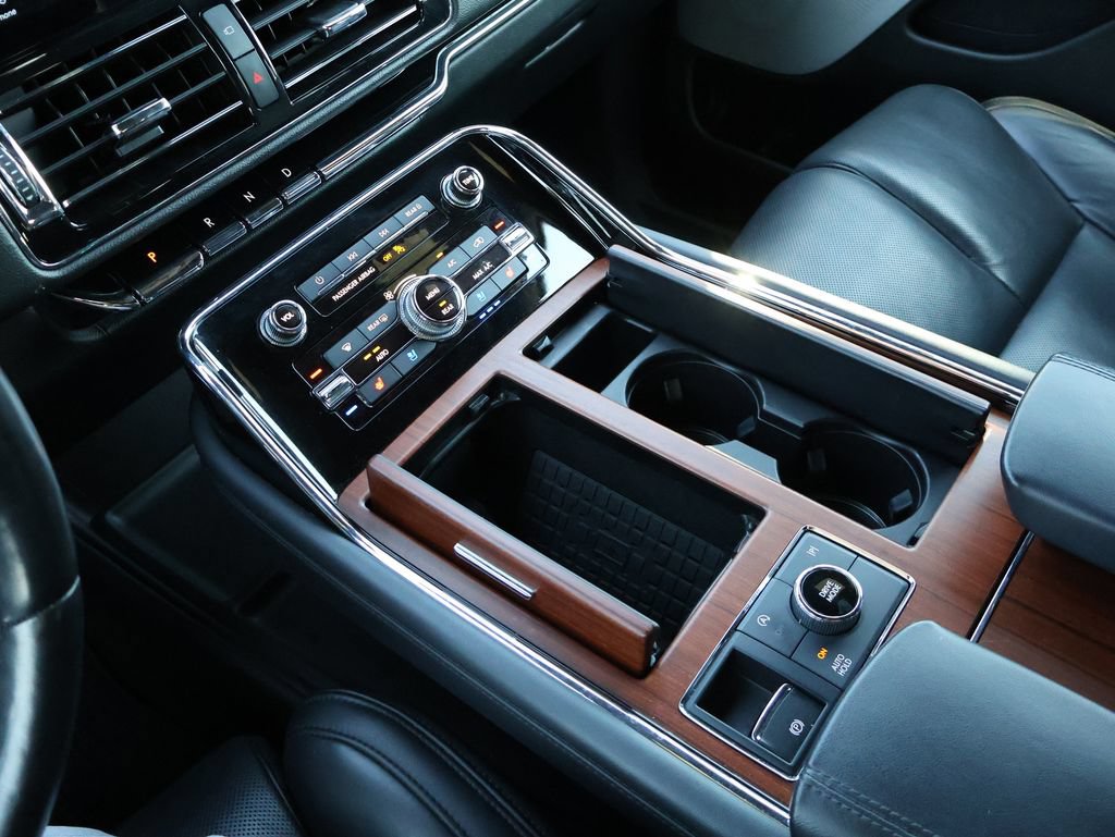 Used 2023 Lincoln Navigator L Reserve AWD/4WD image 29