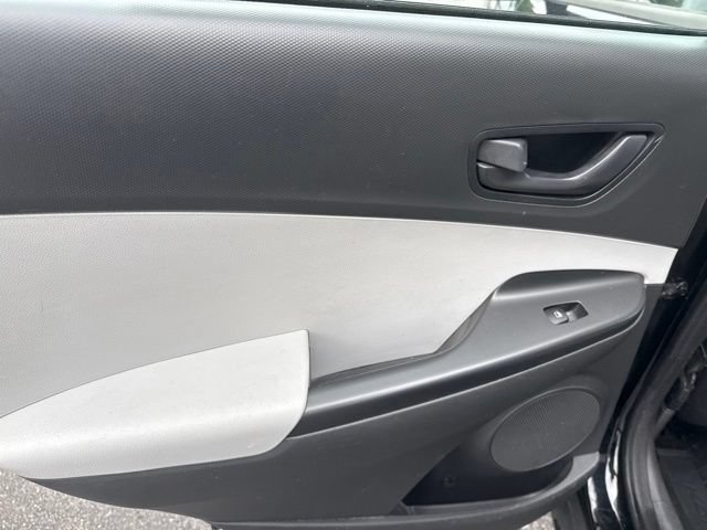 Used 2022 Hyundai Kona SE w/ Cargo Package FWD image 22
