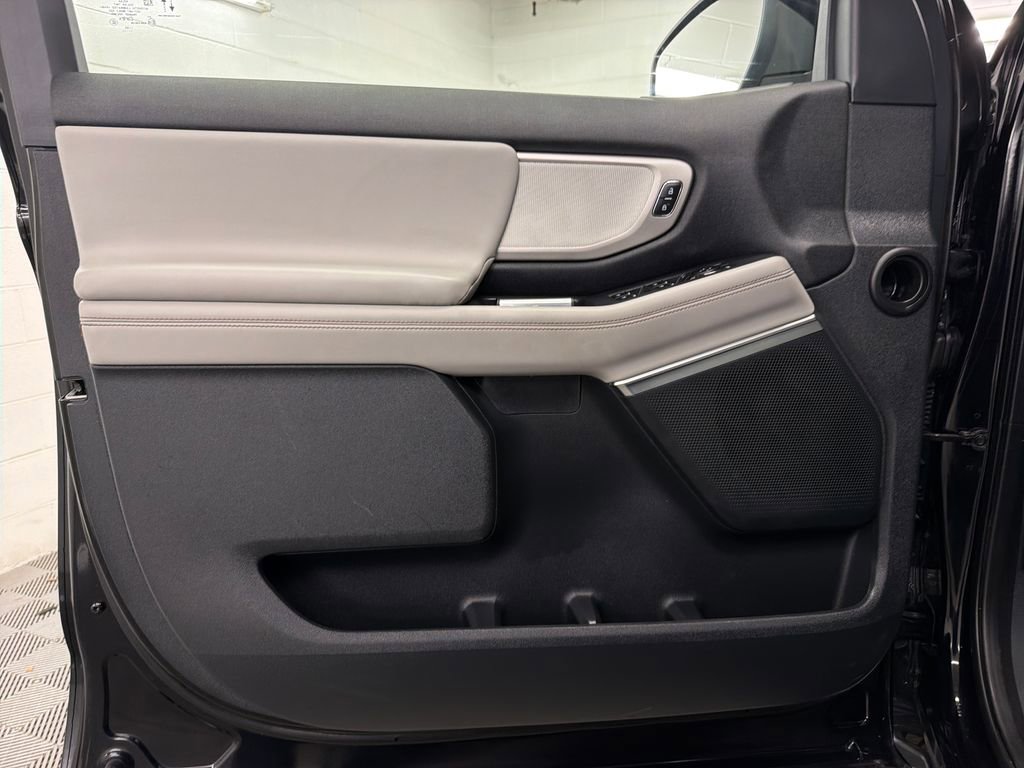 Certified 2025 Ford Expedition Active RWD image 17