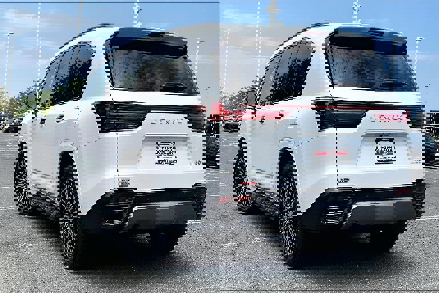 Used 2024 Lexus LX 600 4WD w/ Appearance Package image 10