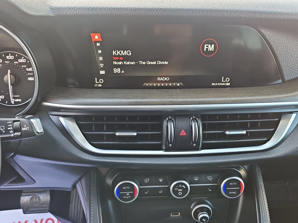 Used 2018 Alfa Romeo Stelvio Ti AWD/4WD image 18