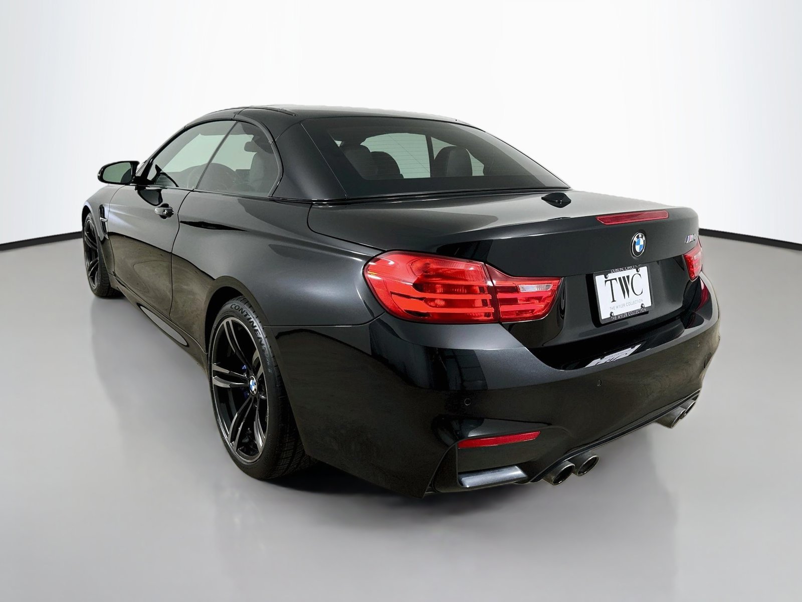 Used 2016 BMW M4 Convertible RWD image 7
