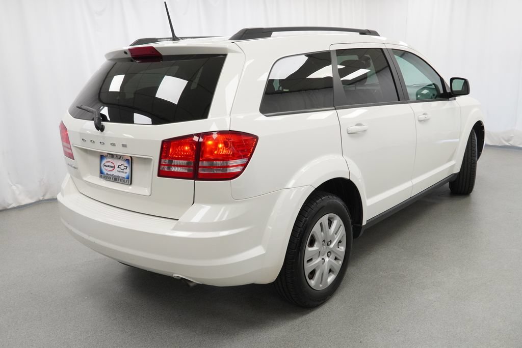 Used 2019 Dodge Journey SE FWD image 3
