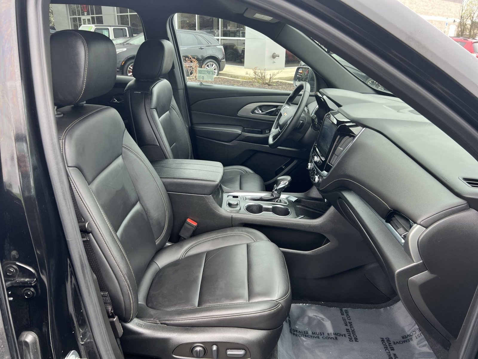 Used 2023 Chevrolet Traverse LT image 25