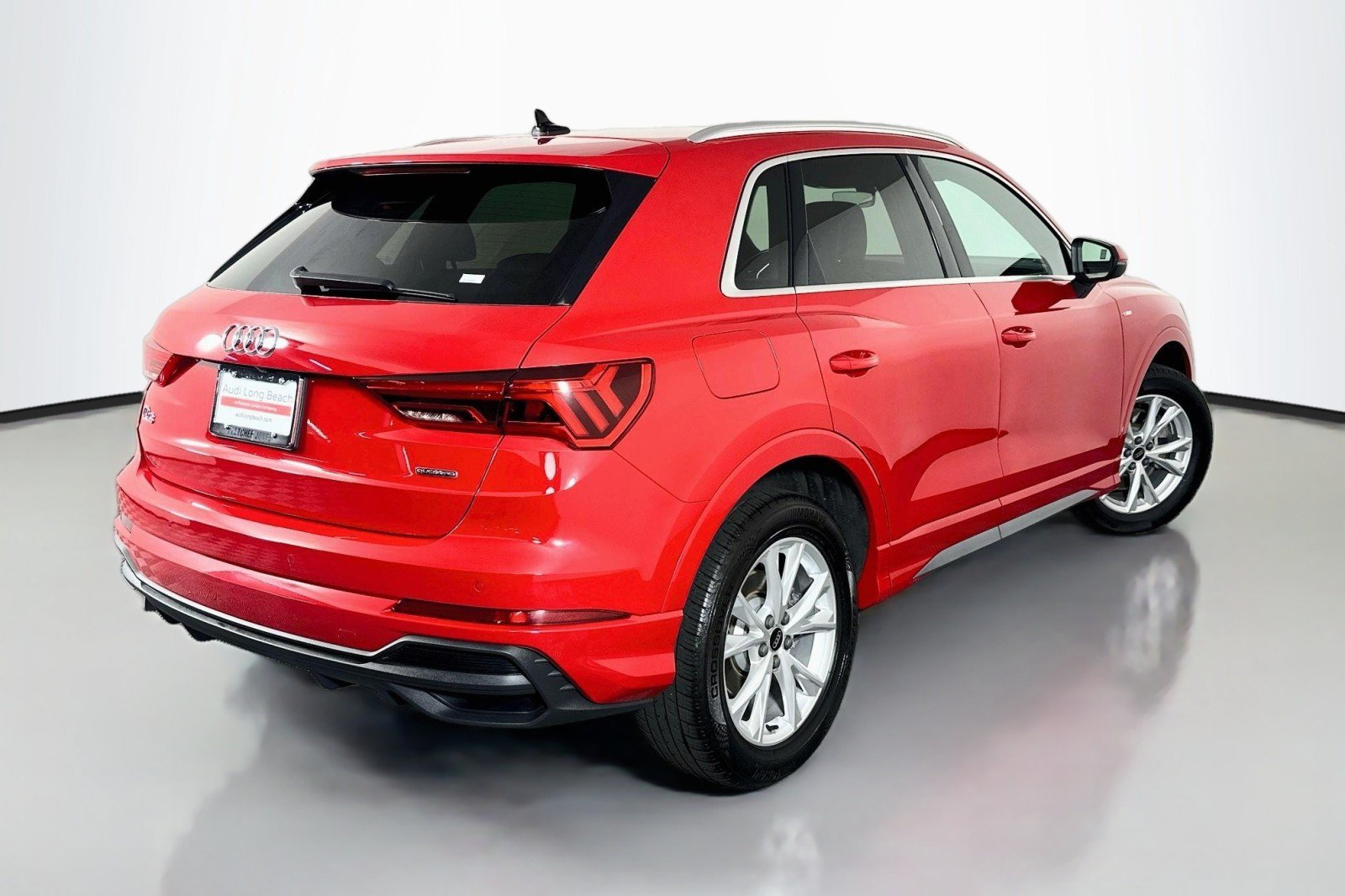 Used 2023 Audi Q3 2.0T Premium Plus w/ Premium Plus Package AWD/4WD image 13
