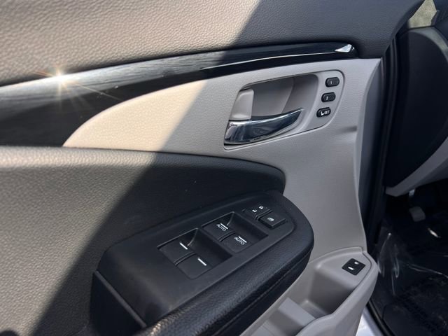 Used 2020 Honda Pilot Touring image 11