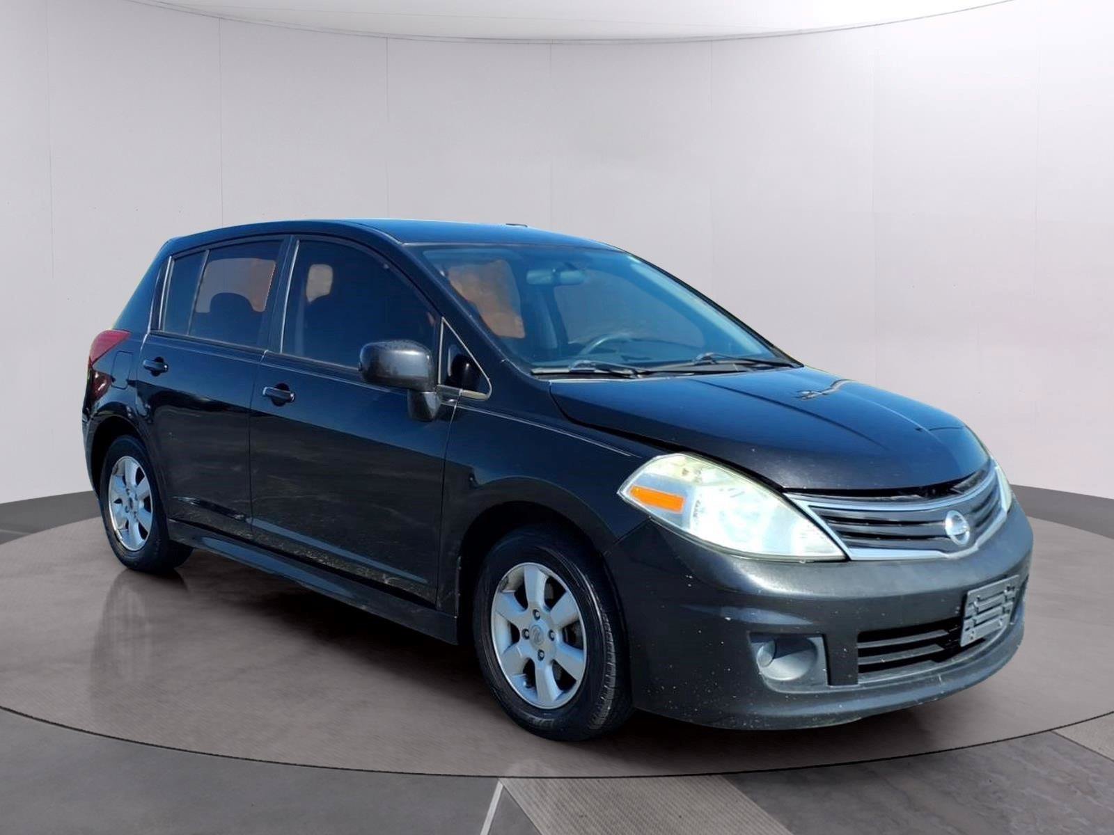 Used 2010 Nissan Versa Hatchback FWD image 7