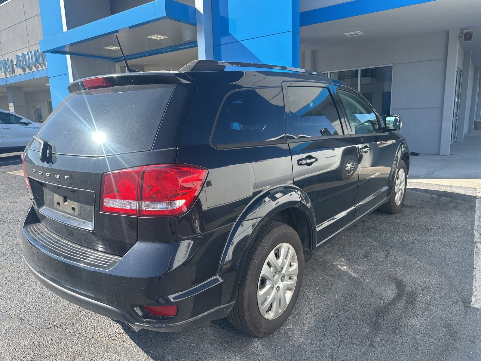 Used 2018 Dodge Journey SXT w/ Connectivity Group FWD image 5