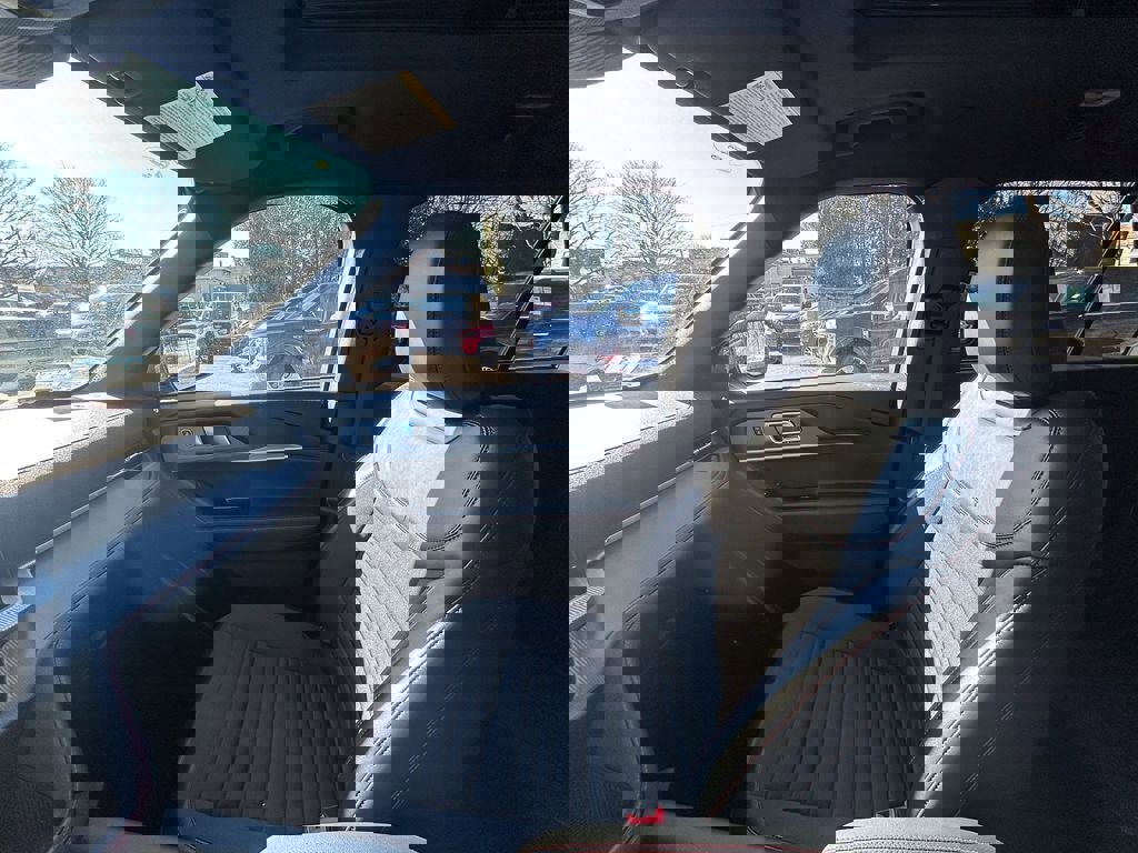 Used 2025 Ford Explorer ST-Line image 21