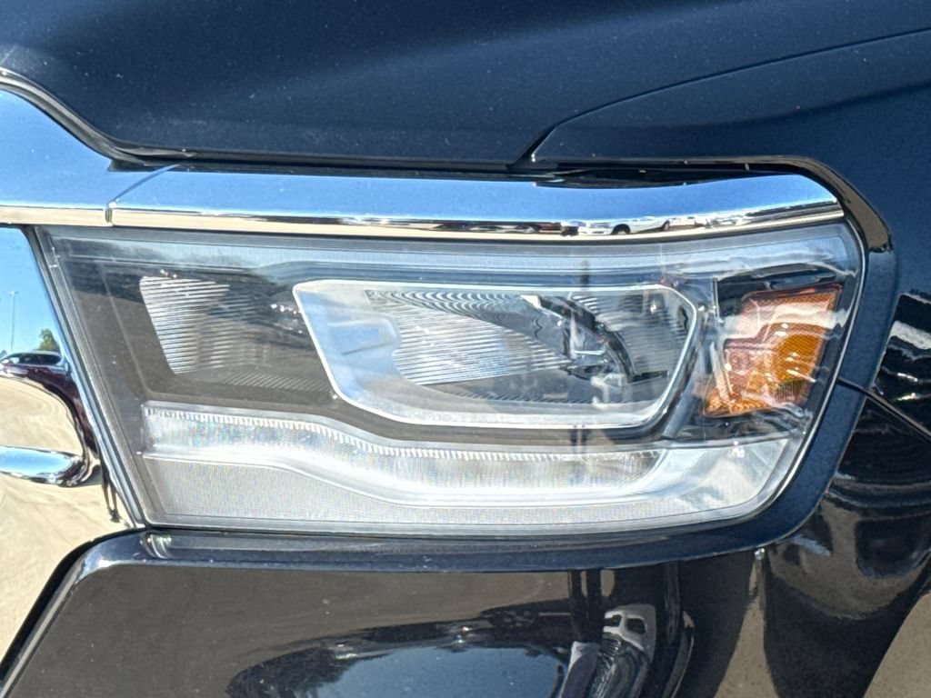 Used 2023 RAM 1500 Laramie AWD/4WD image 4