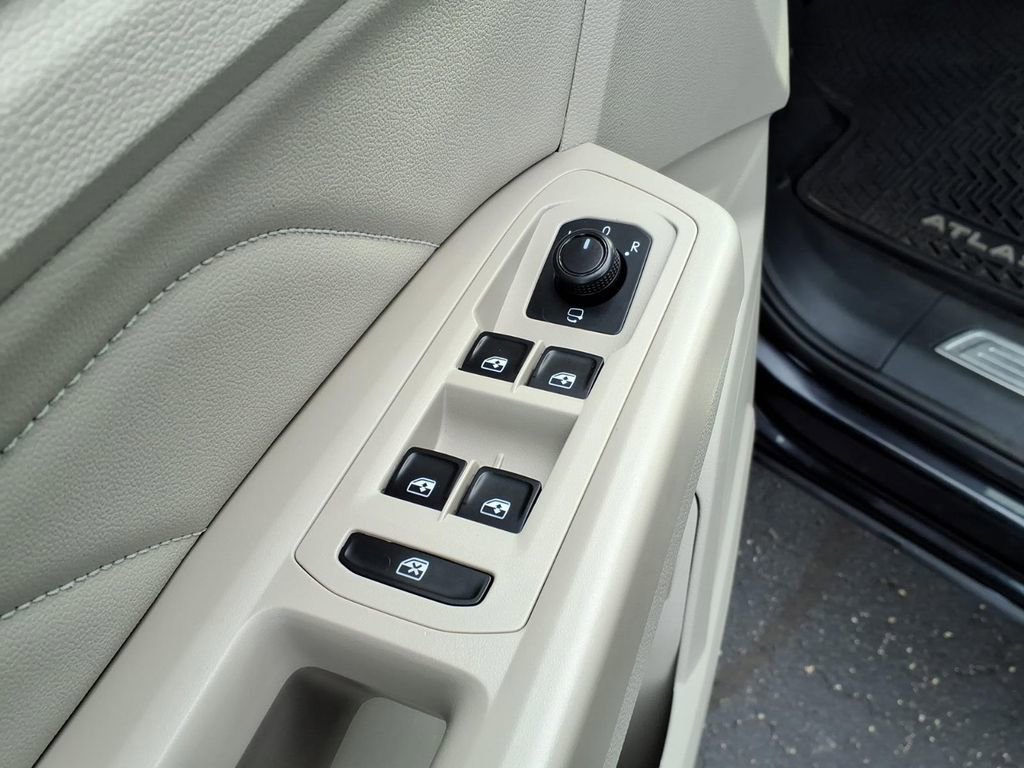 Used 2021 Volkswagen Atlas SEL Premium AWD/4WD image 15