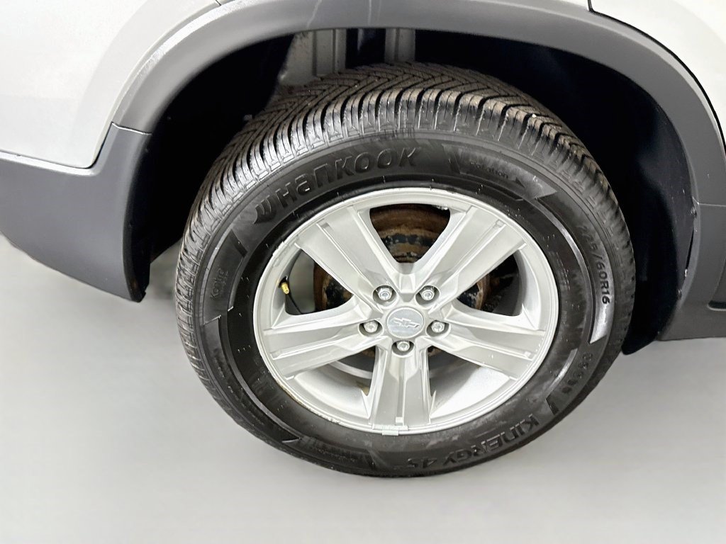 Used 2019 Chevrolet Trax LS FWD image 30