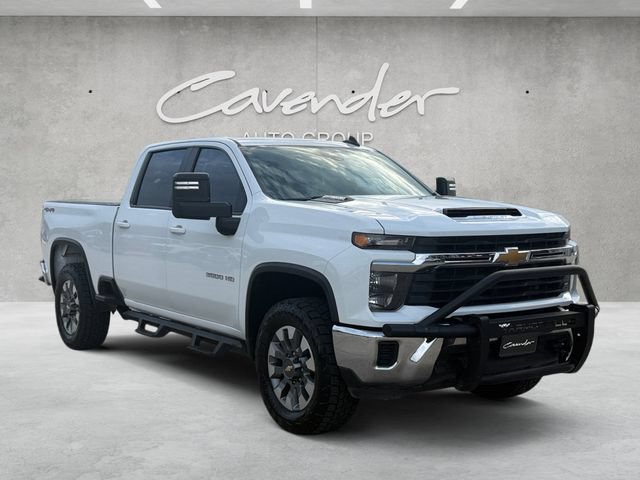 Used 2024 Chevrolet Silverado 3500 LT AWD/4WD image 2