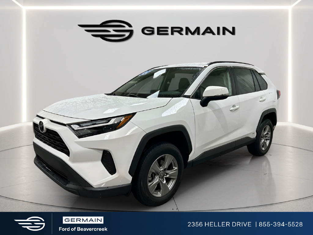 Used 2025 Toyota RAV4 XLE AWD/4WD image 4