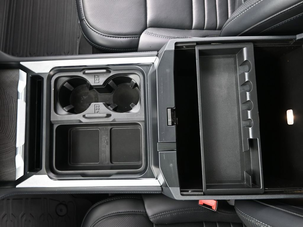 Used 2025 Ford F250 Platinum image 39