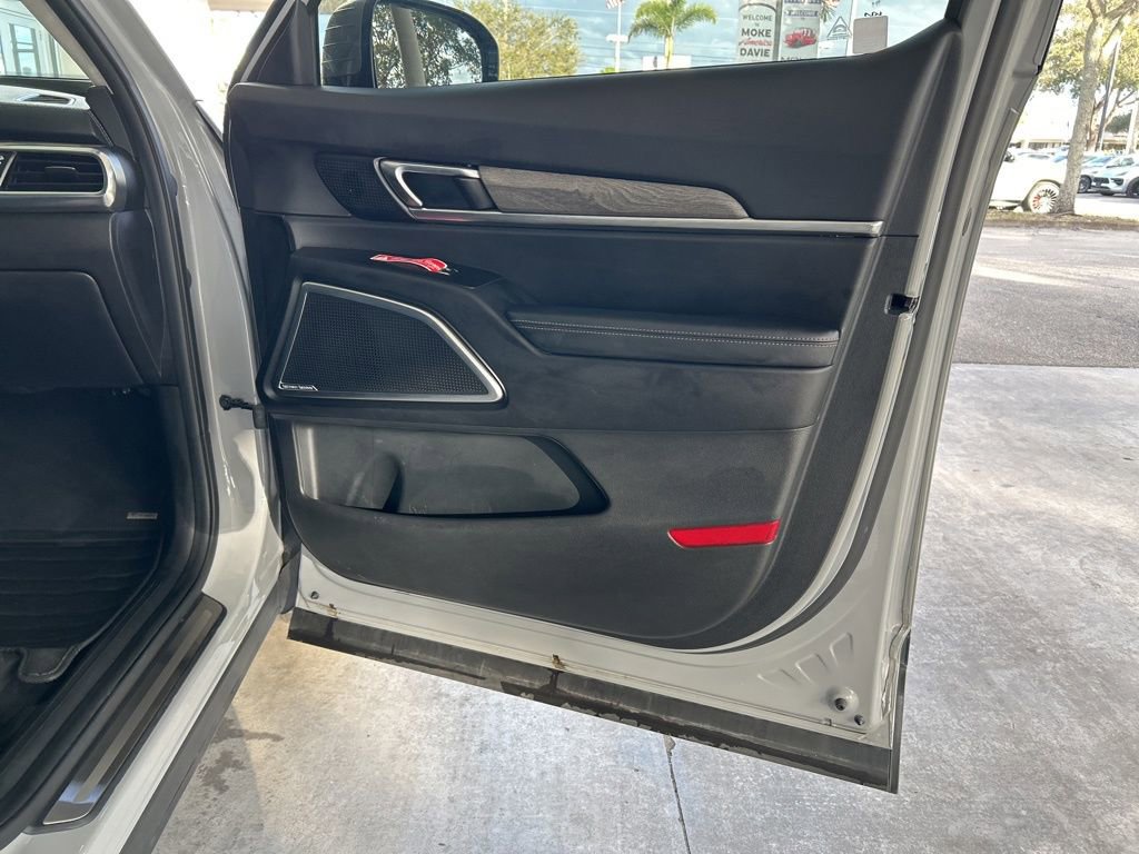 Used 2022 Kia Telluride SX w/ SX Prestige Package image 24