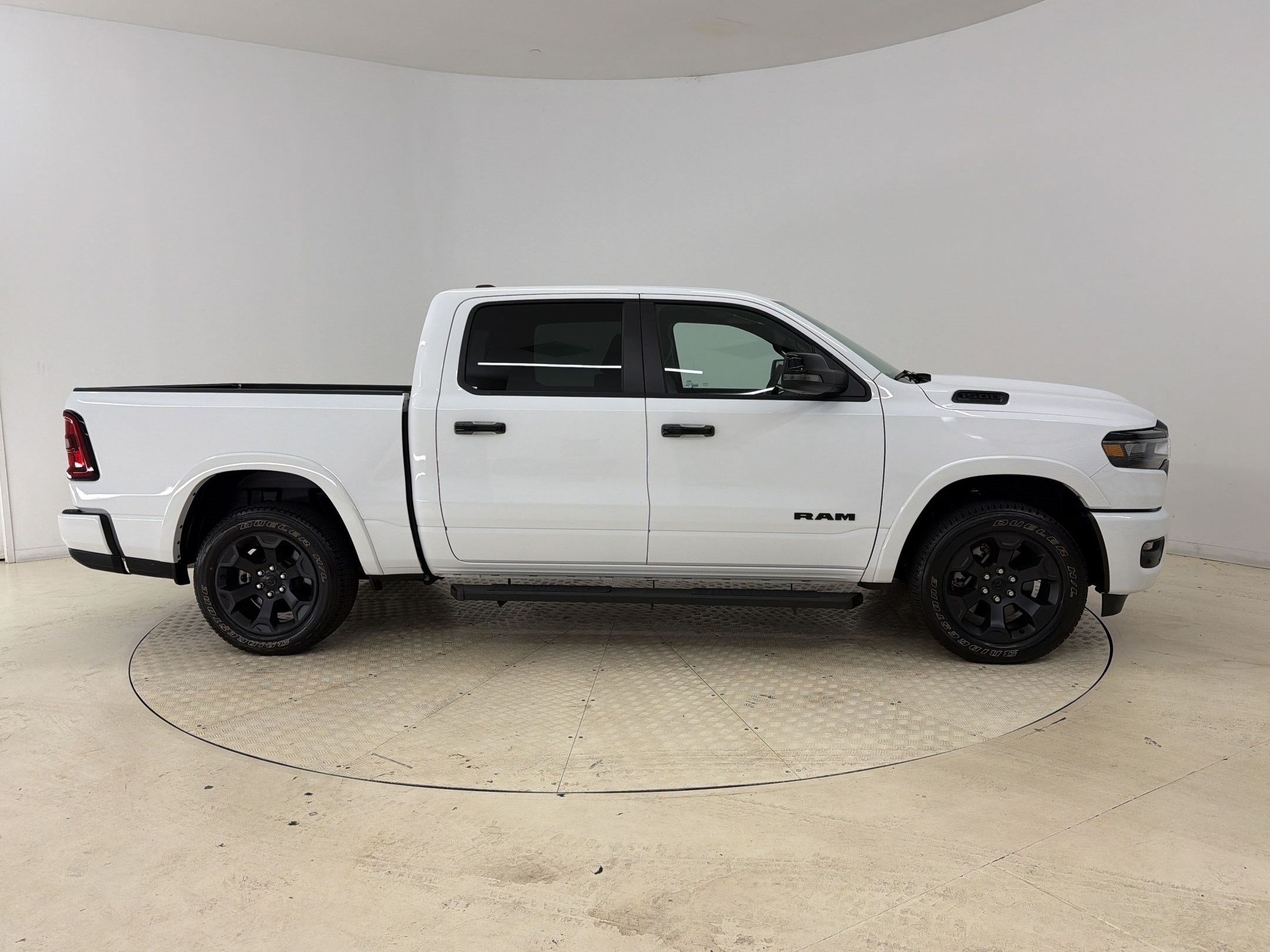 Used 2025 RAM 1500 Big Horn AWD/4WD image 8