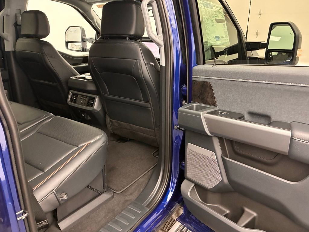 New 2026 Ford F250 Lariat w/ Black Appearance Package image 31