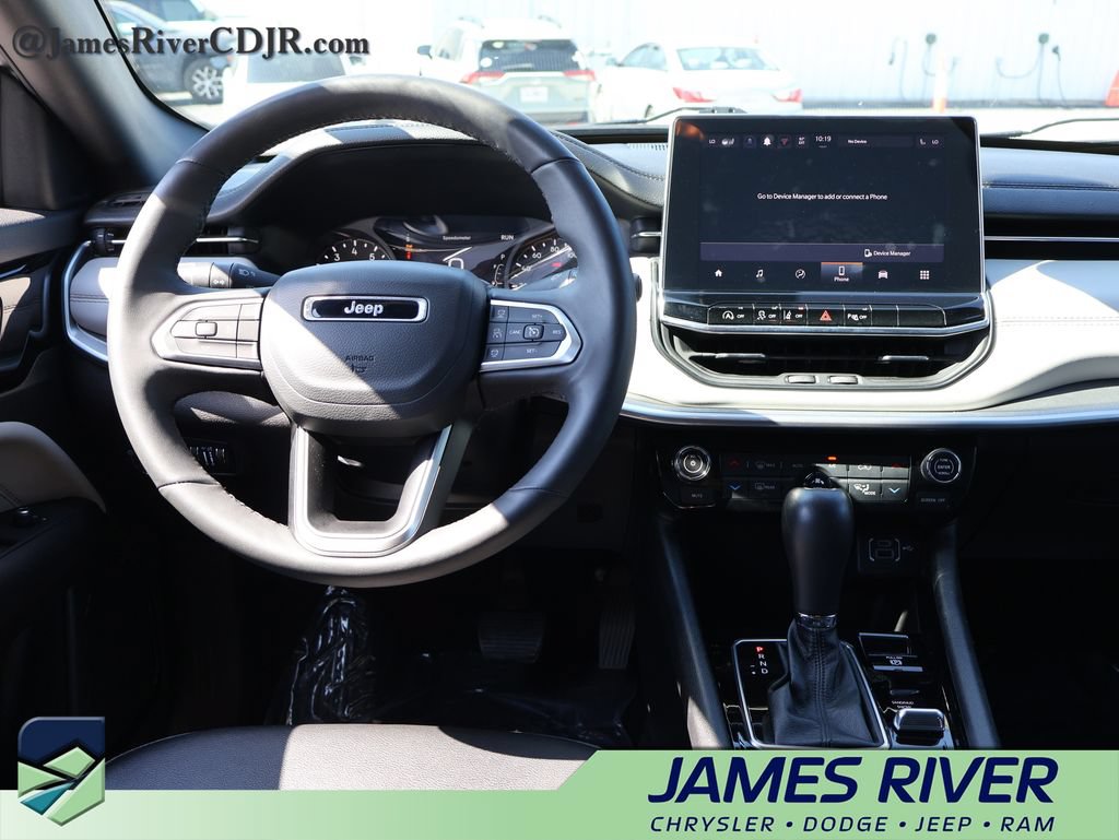 Used 2025 Jeep Compass Limited AWD/4WD image 18