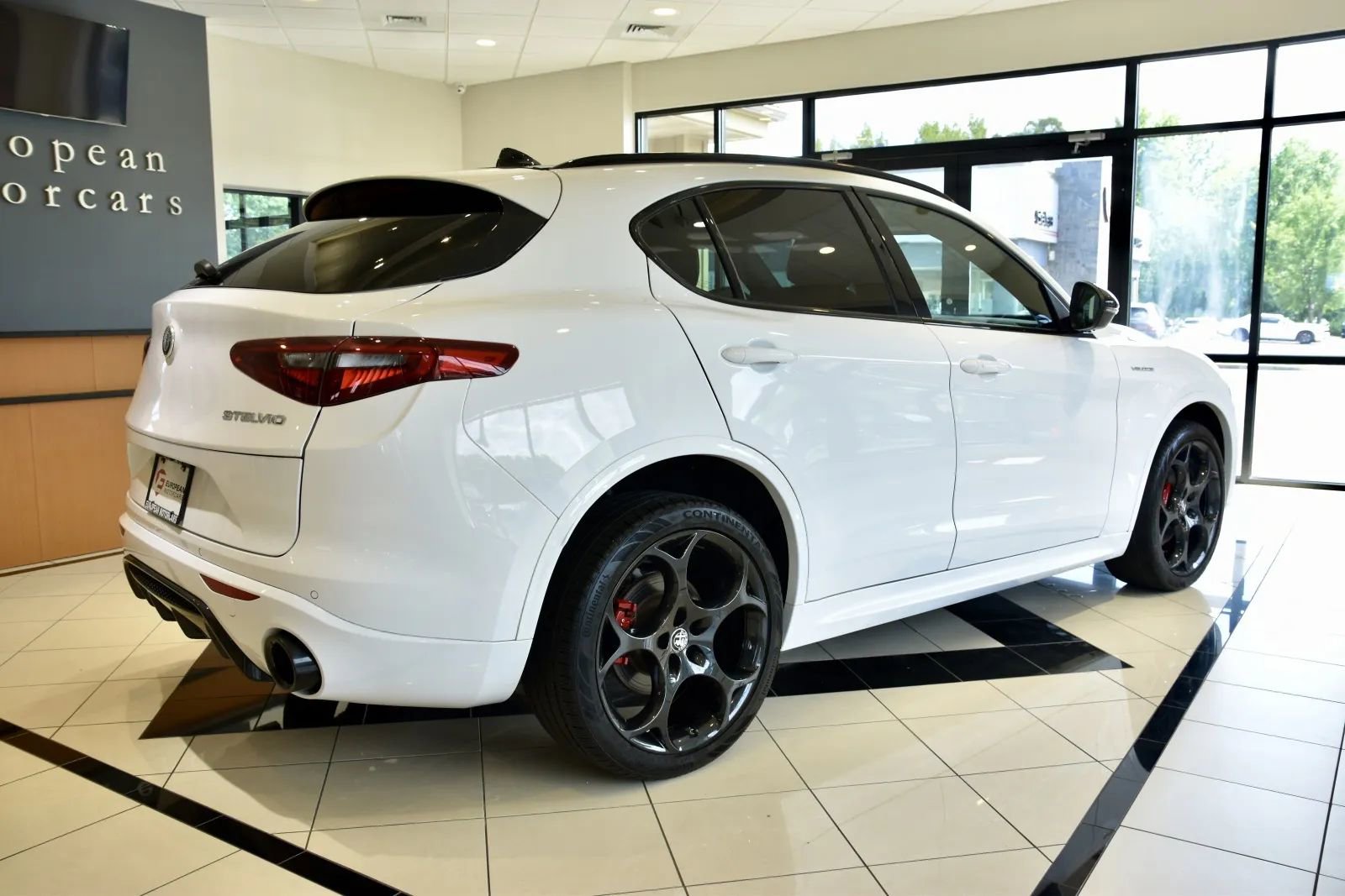 Used 2022 Alfa Romeo Stelvio Veloce image 6