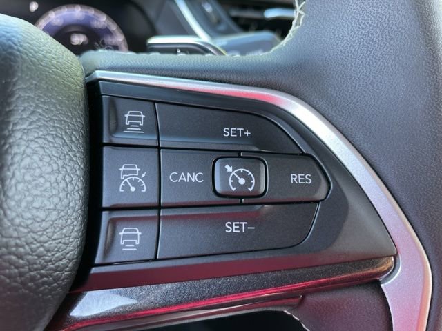 Used 2023 Jeep Grand Cherokee Laredo image 17