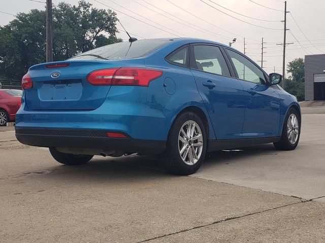 Used 2017 Ford Focus SE w/ Cold Weather Package FWD image 4
