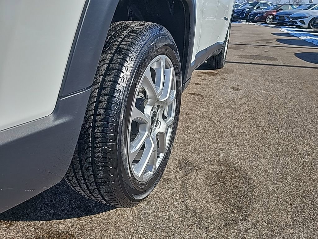 Used 2025 Jeep Compass Limited image 34