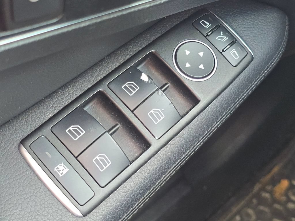 Used 2015 Mercedes-Benz E 350 4MATIC Sedan w/ Premium 1 Package image 27