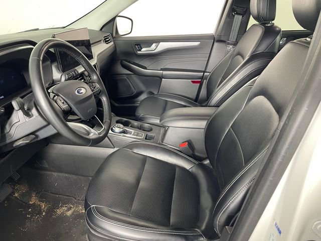 Certified 2023 Ford Escape Platinum AWD/4WD image 2