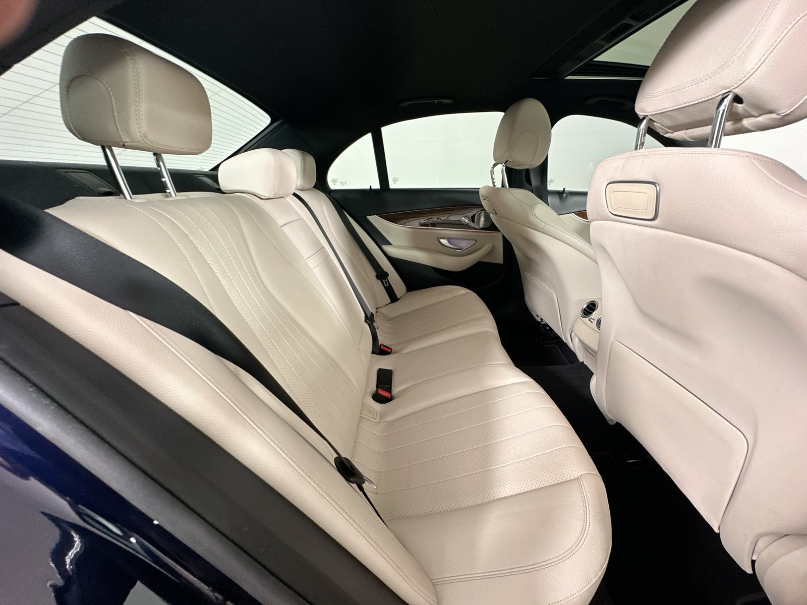 Used 2018 Mercedes-Benz E 300 4MATIC image 41