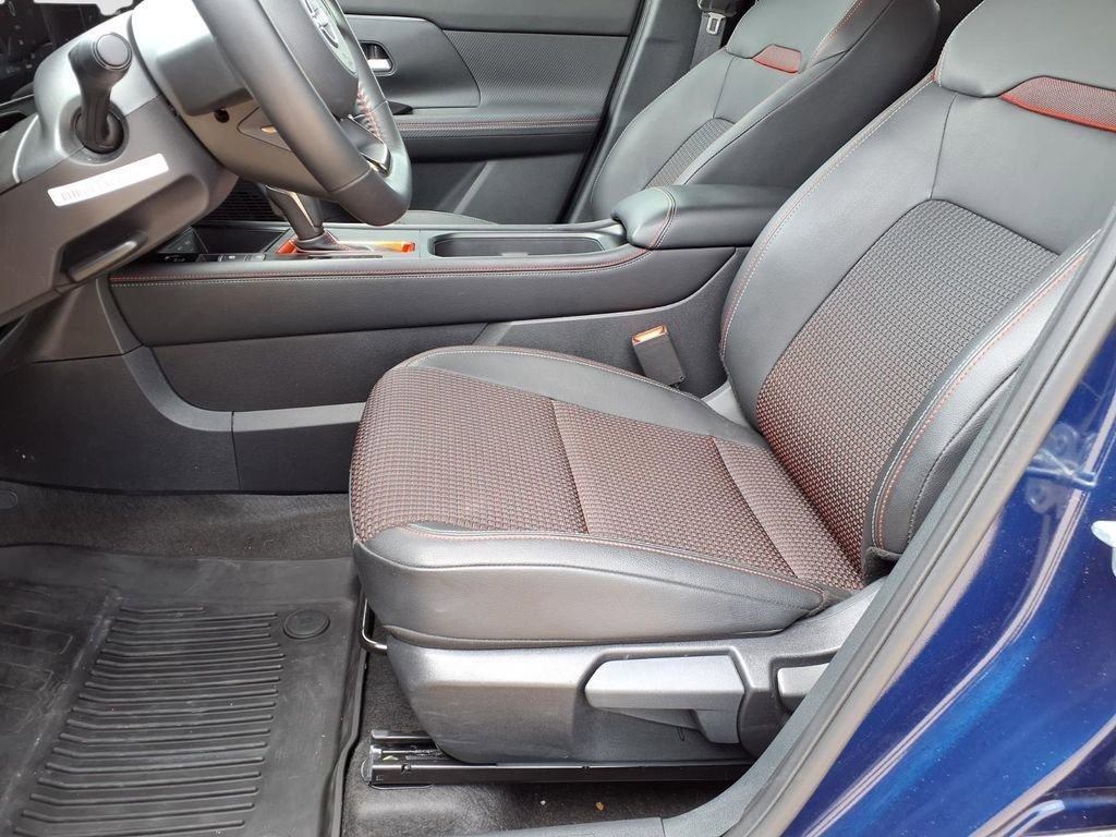 Used 2025 Nissan Kicks SR image 24