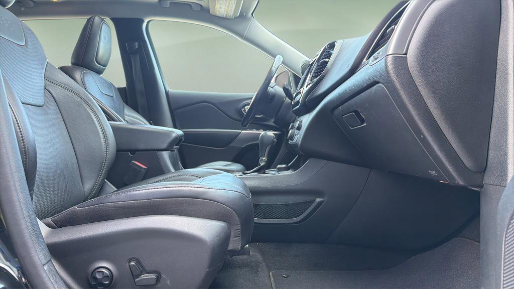 Used 2021 Jeep Cherokee Limited image 11