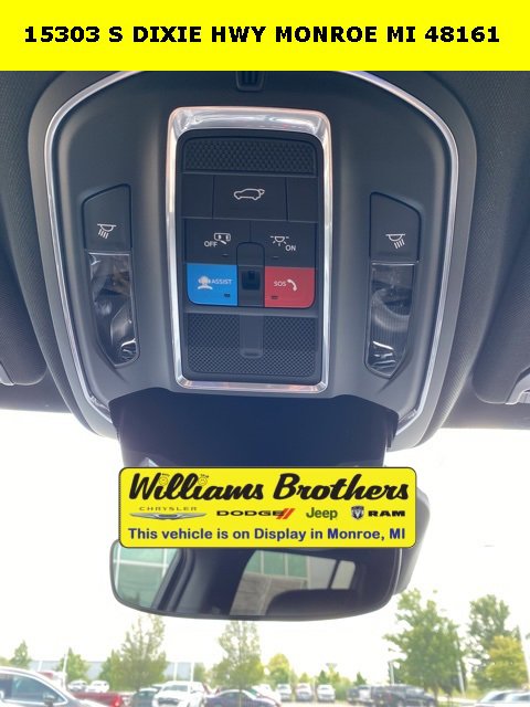 Used 2024 Jeep Wagoneer Series II w/ Flexible Seating Group image 24