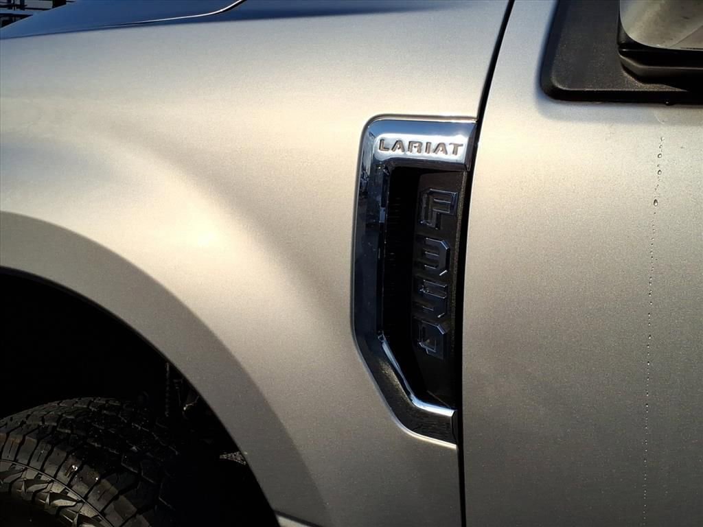 Used 2022 Ford F350 Lariat image 32