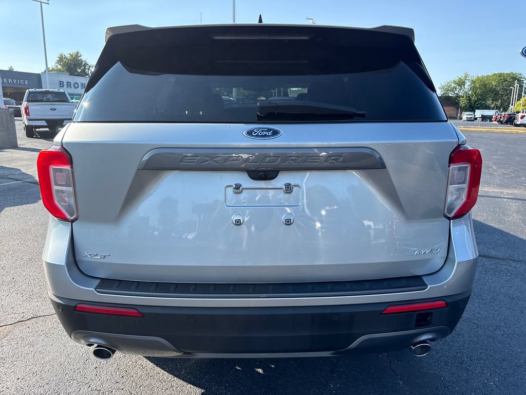 Used 2023 Ford Explorer XLT w/ Equipment Group 202A AWD/4WD image 11