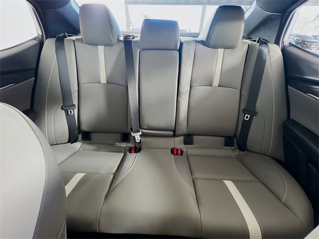 Used 2025 Toyota Camry SE image 25