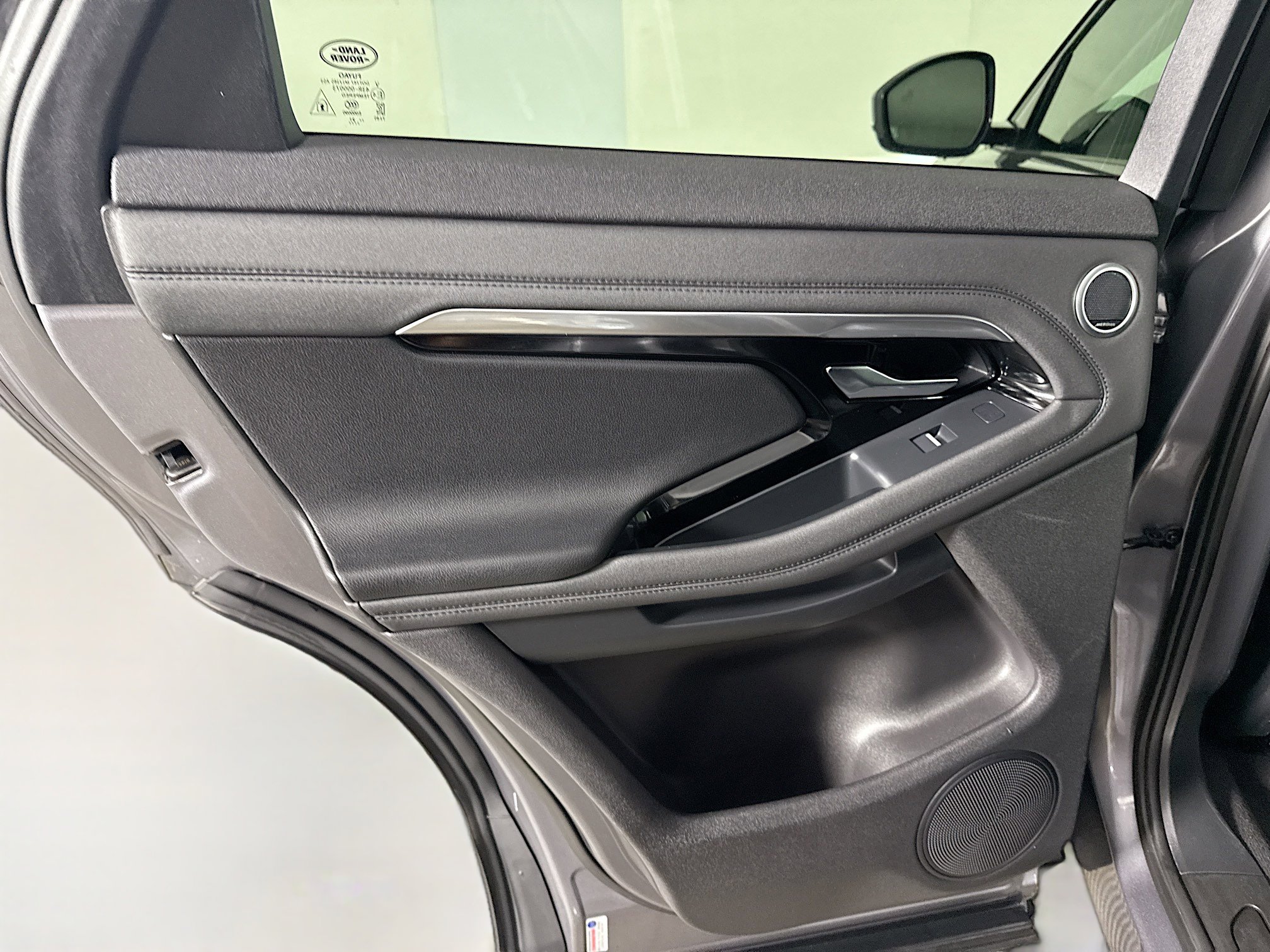 Used 2022 Land Rover Range Rover Evoque SE image 26