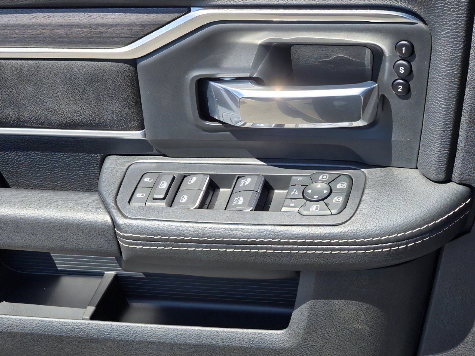 New 2026 RAM 2500 Laramie w/ Night Edition image 13