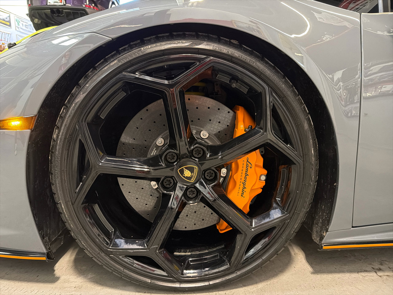 Used 2022 Lamborghini Huracan EVO image 21