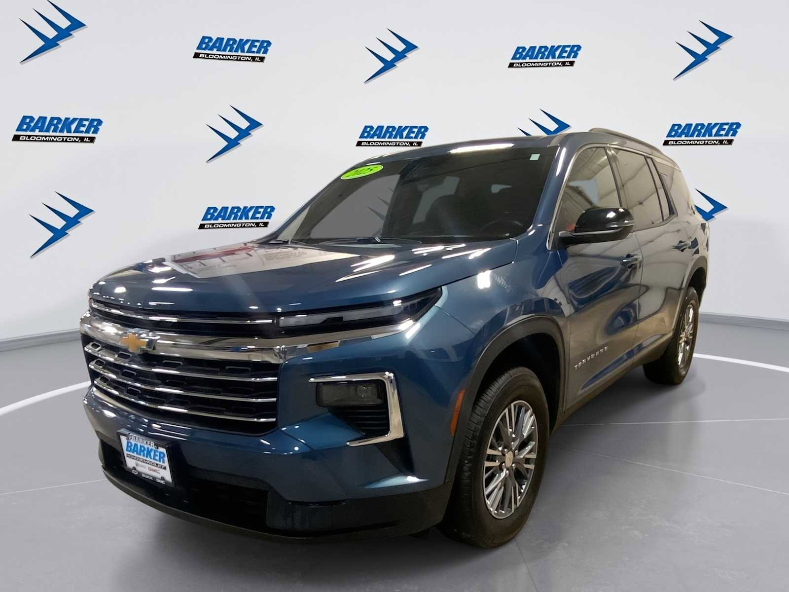 Used 2025 Chevrolet Traverse LT