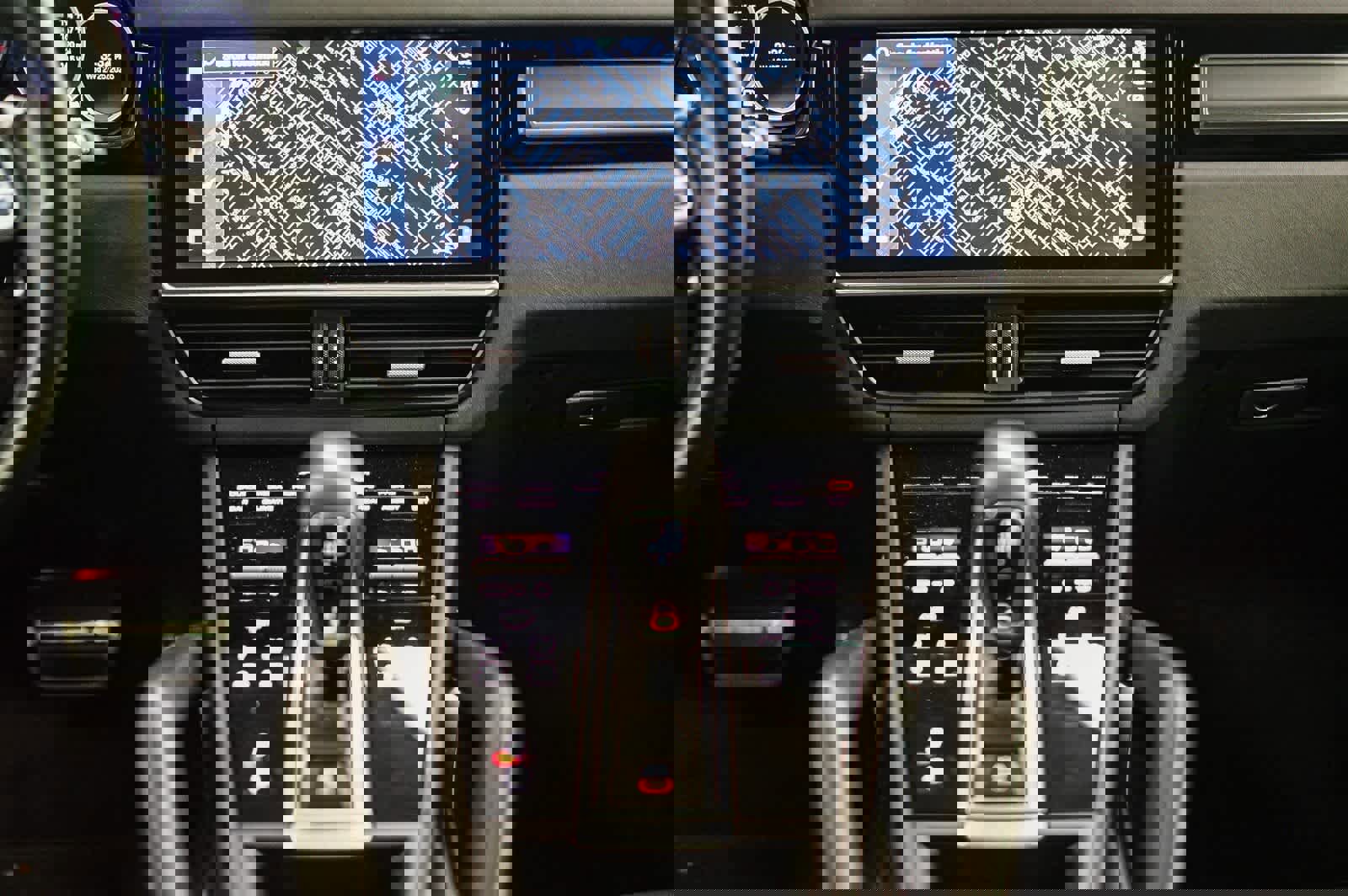 Used 2022 Porsche Cayenne Turbo image 15