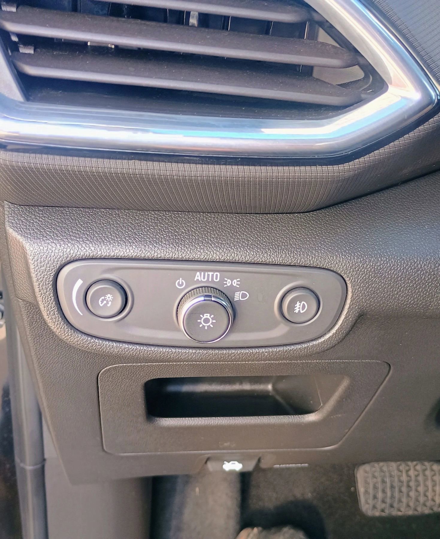 Used 2023 Chevrolet TrailBlazer LT w/ Convenience Package image 22