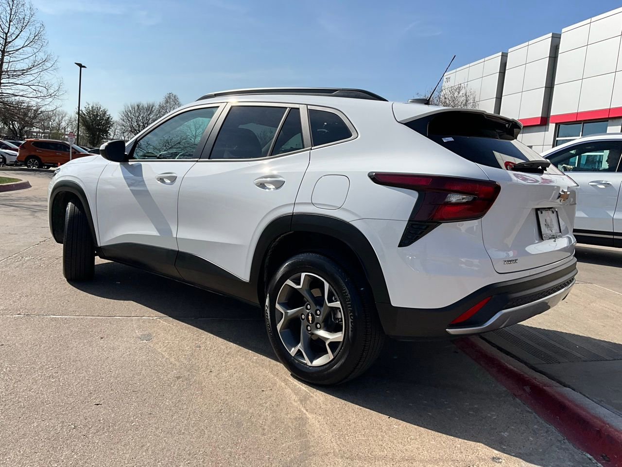 Used 2025 Chevrolet Trax LT image 8